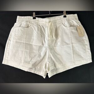 Universal Thread White Pull On Shorts 1X NWT